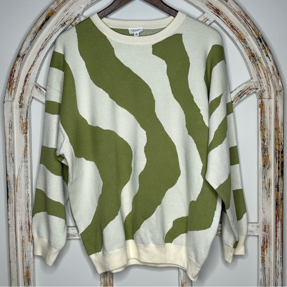 Le Lis Super Soft Sweater